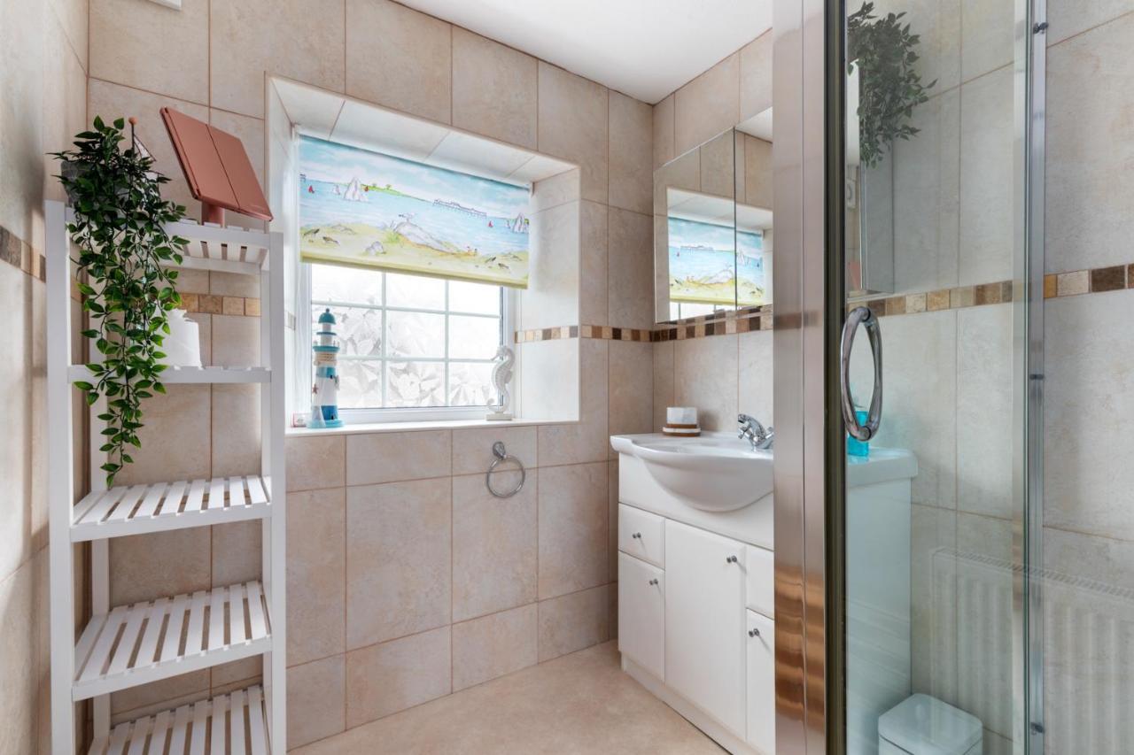 Ivydene - Beautiful Cottage, Stone Throw From Beach, Wonderful Sea Views Saundersfoot Exterior foto